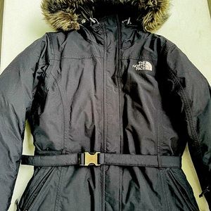 Northface Women’s Black parka with hood Size large